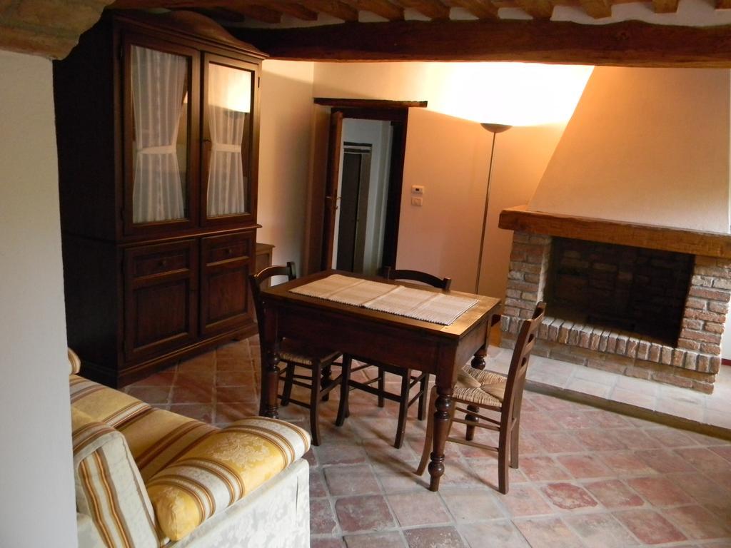 Appartement Residenza Cà d´Masseu à Calamandrana Chambre photo